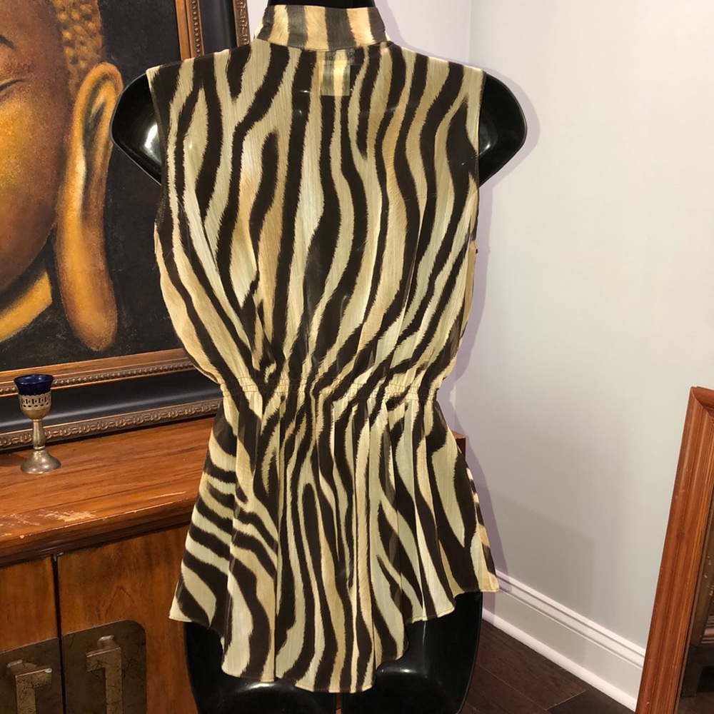 ZEBRA 🦓 PRINT RUFFLE SHIRT IN BROWN TONES - Picture 7 of 7